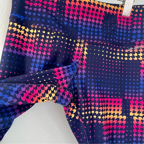 Brooks Greenlight Capri Tights Leggings in Sunset Maze size small - Picture 5 of 12